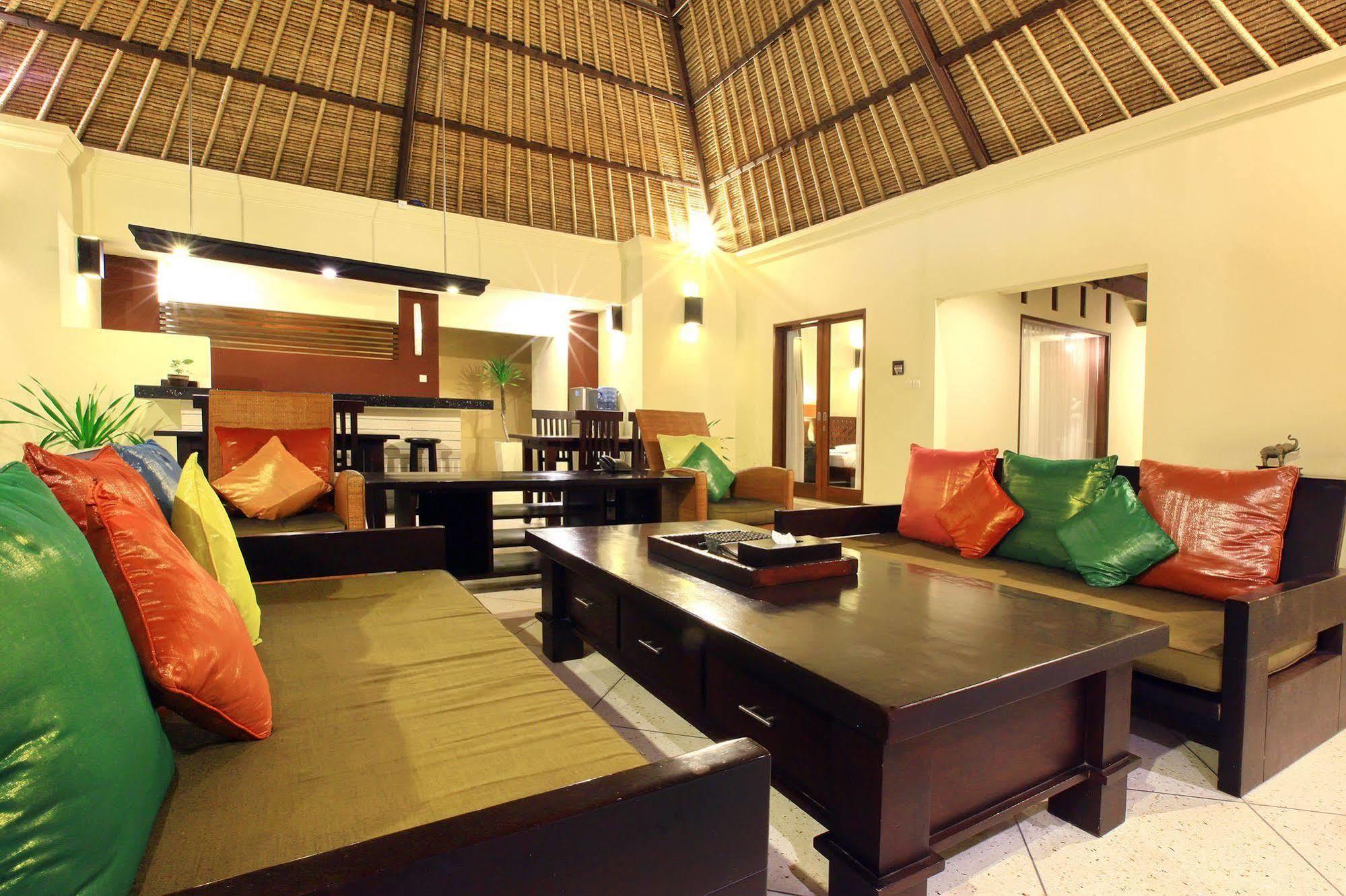 Mutiara Jimbaran Villas Kuta Selatan Exterior foto